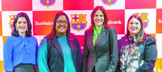 Margaret Mora, Marondy Santos, Anna Krohn y Paola Senior.