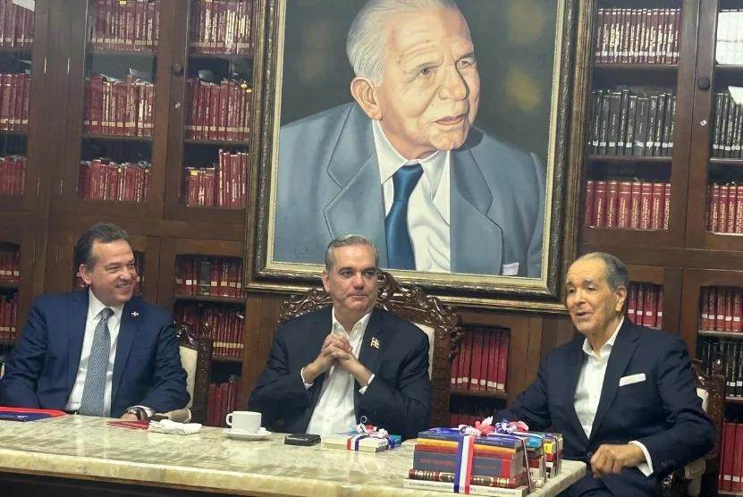 El presidente Luis Abinader hizo un recorrido por la fundación.