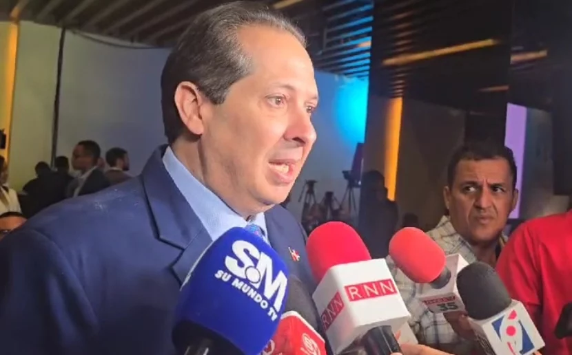 Ministro de Salud, Víctor Atallah, dice apuesta al diálogo.