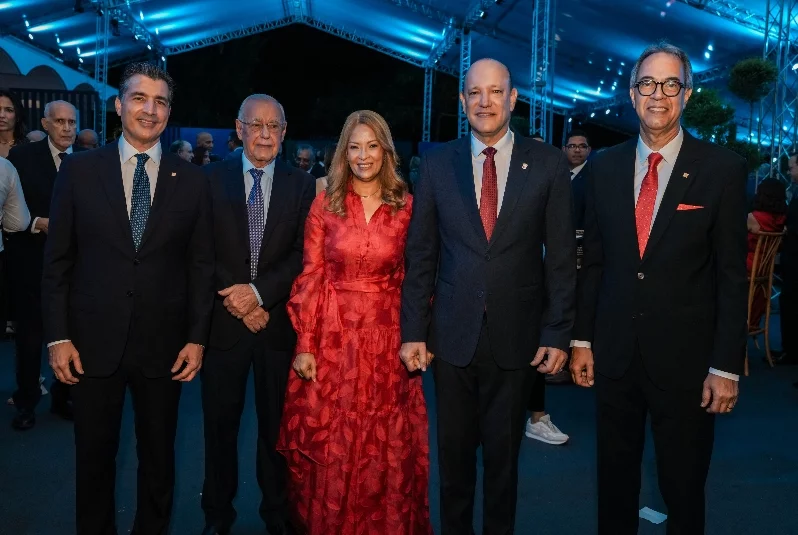 Christopher Paniagua, Manuel González, Iris Cepín, Ulises Rodríguez y José Mármol.